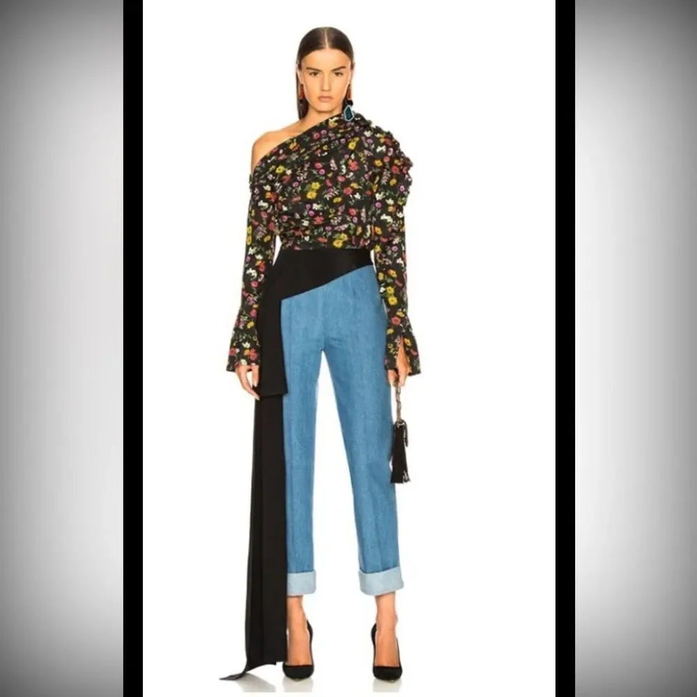 Helplessly Stylish Blue Jeans with Black Sash, US0